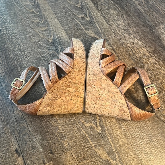 Tory Burch Jeanine Snake Print Leather Wedge Size 8 1/2 - Picture 7 of 16